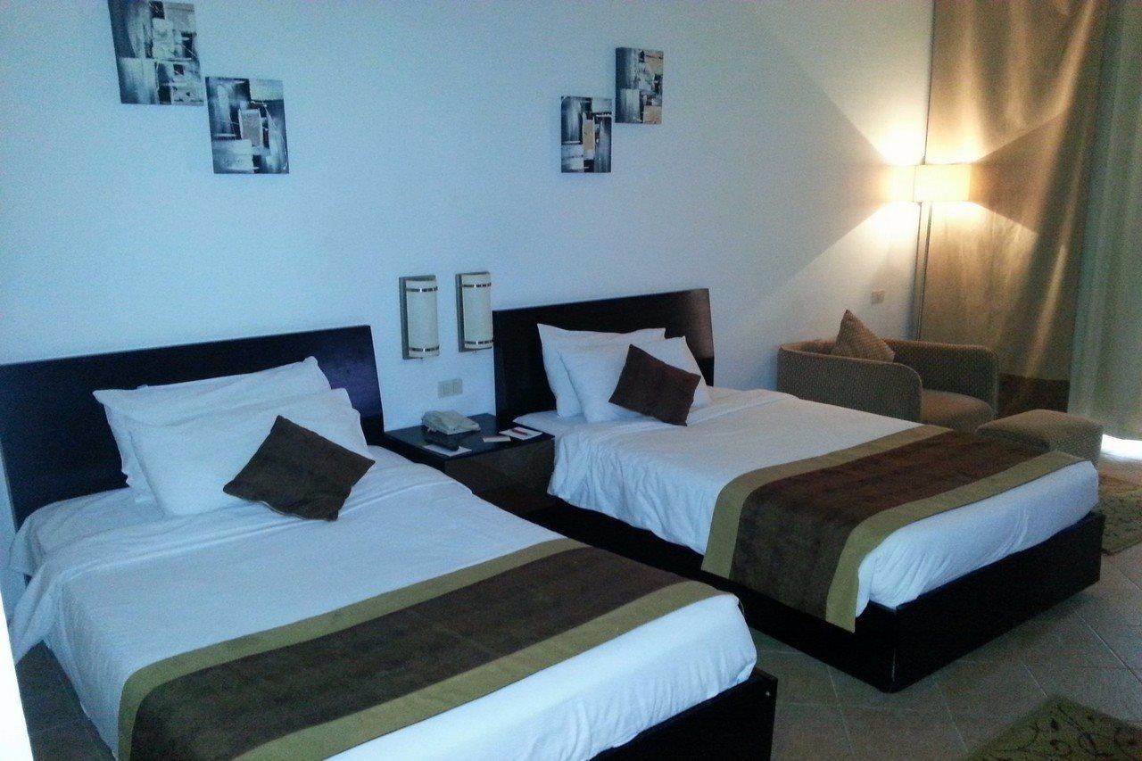Moevenpick Resort El Sokhna Ain Sukhna Exterior photo A room at the hotel