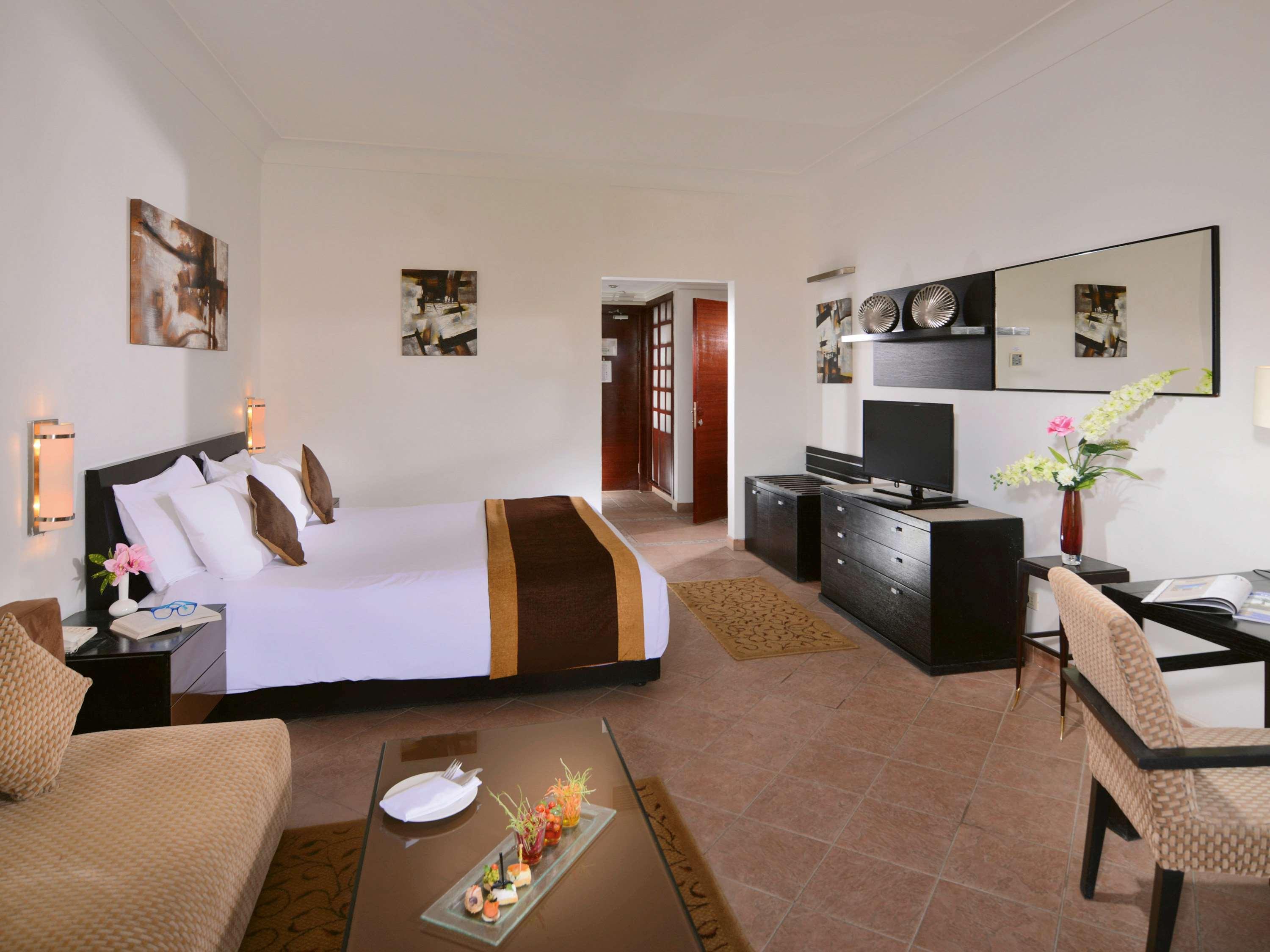 Moevenpick Resort El Sokhna Ain Sukhna Exterior photo A room at the hotel