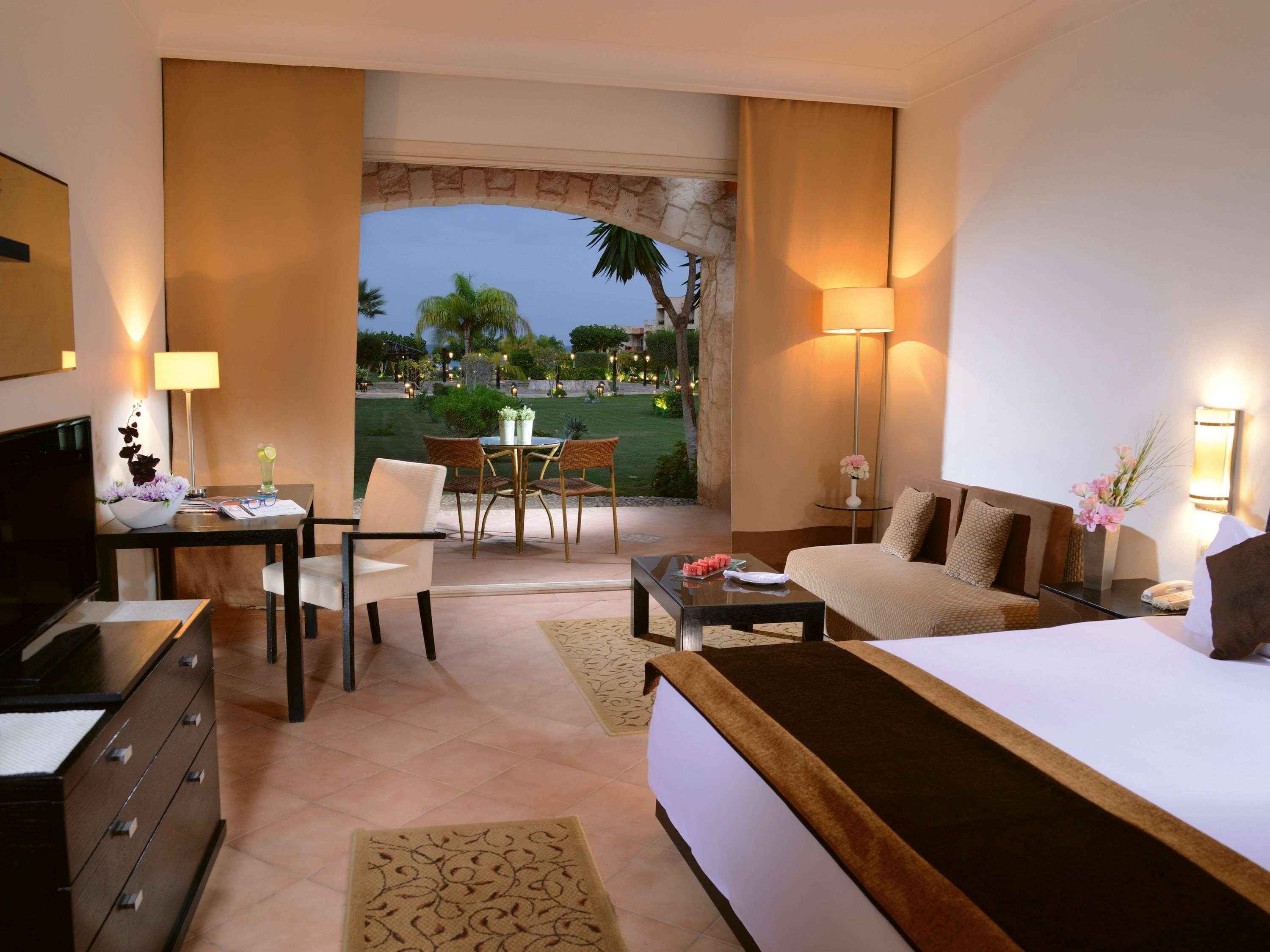 Moevenpick Resort El Sokhna Ain Sukhna Exterior photo A room at the Taj Mahal Palace, Mumbai