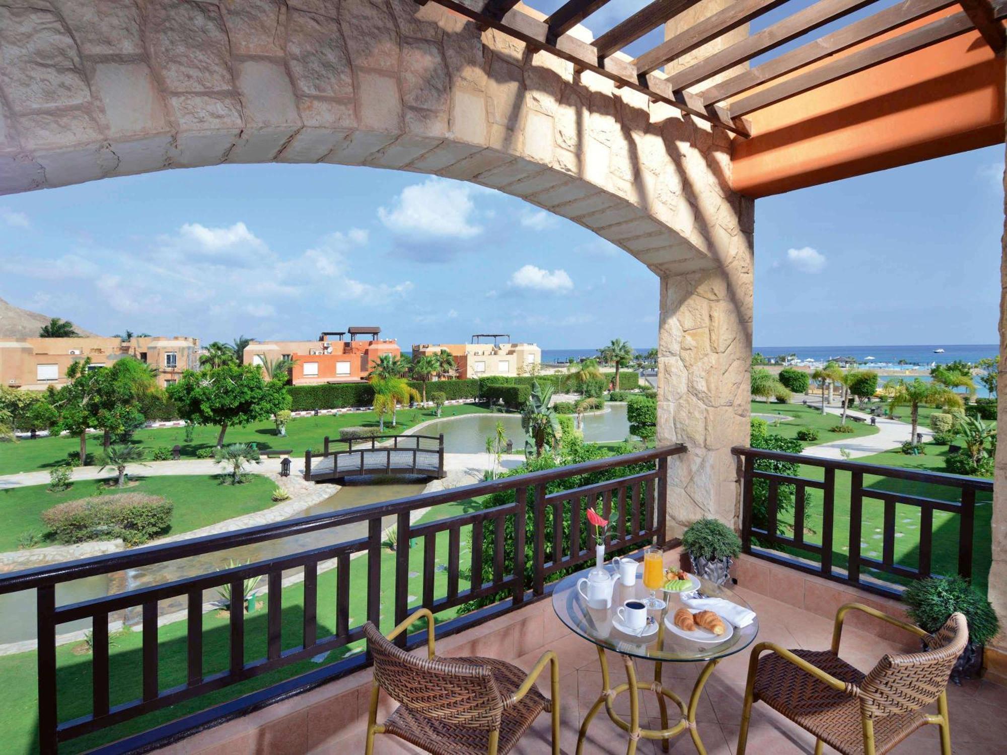 Moevenpick Resort El Sokhna Ain Sukhna Exterior photo View from a balcony