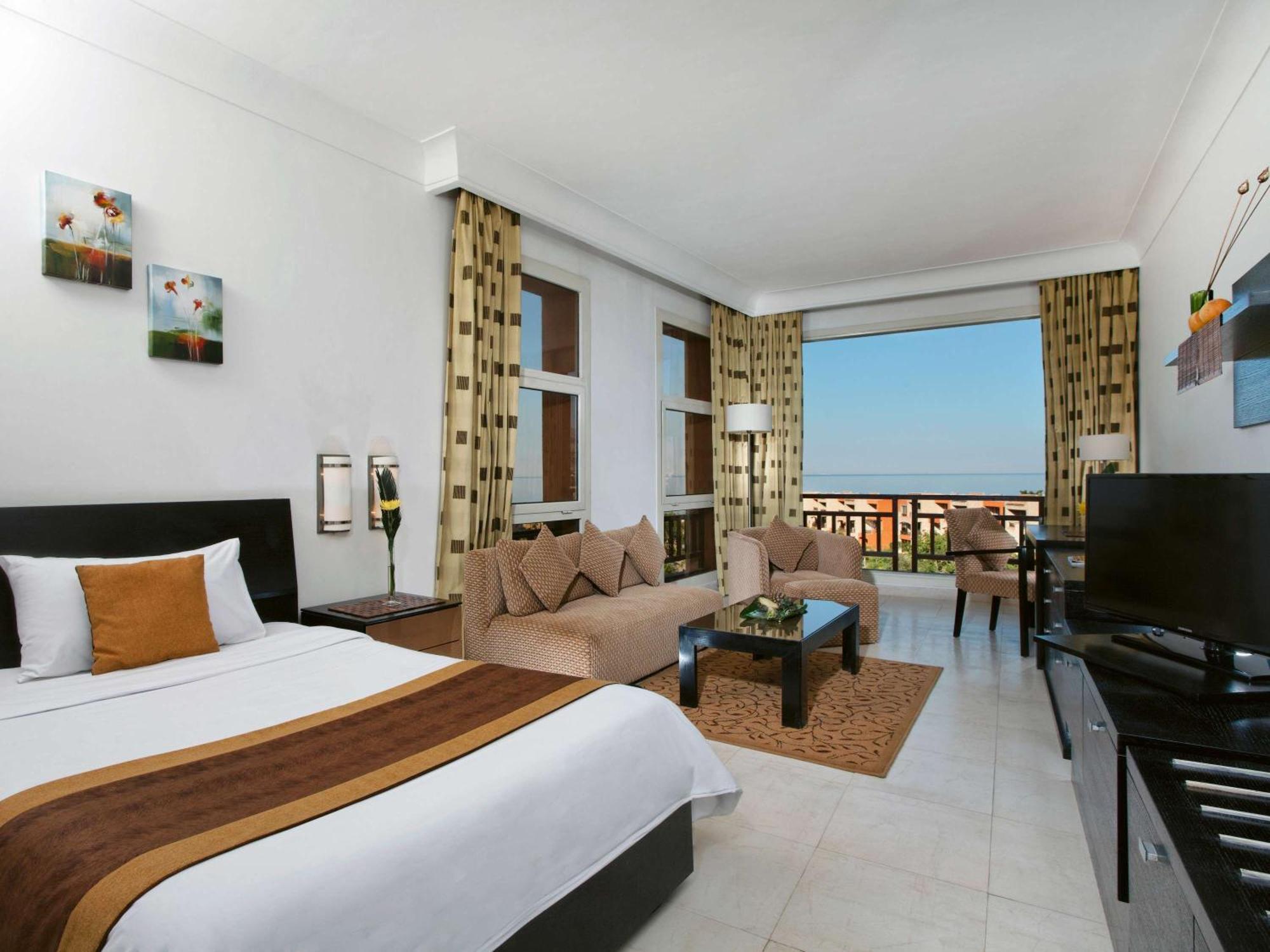 Moevenpick Resort El Sokhna Ain Sukhna Exterior photo A room at the hotel